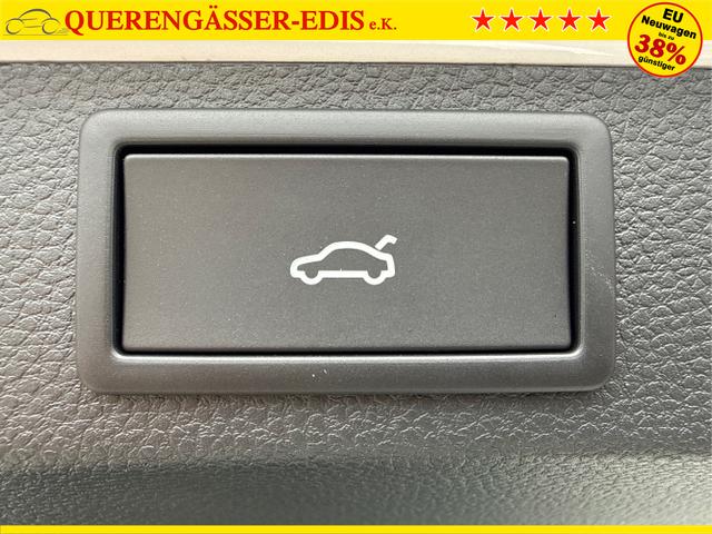 Skoda / Karoq / Wei&szlig; / / / , Beispielbilder, ggf. teilweise mit Sonderausstattung