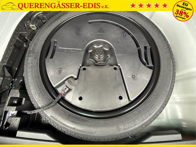 Skoda / Karoq / Wei&szlig; / / / , Beispielbilder, ggf. teilweise mit Sonderausstattung