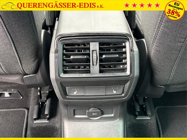 Skoda / Karoq / Wei&szlig; / / / , Beispielbilder, ggf. teilweise mit Sonderausstattung