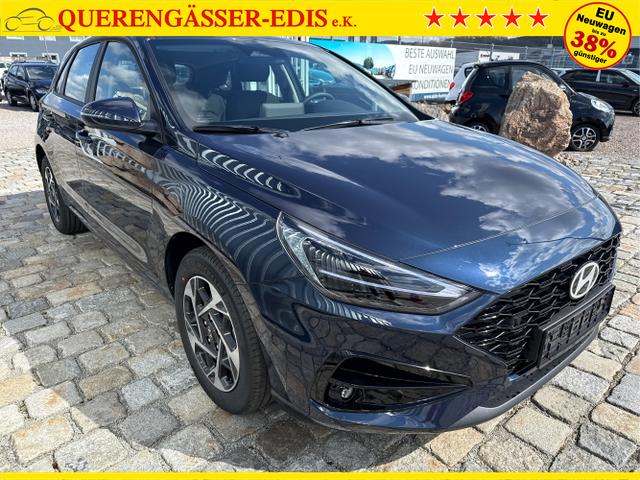 Hyundai / i30 / Blau / / / 