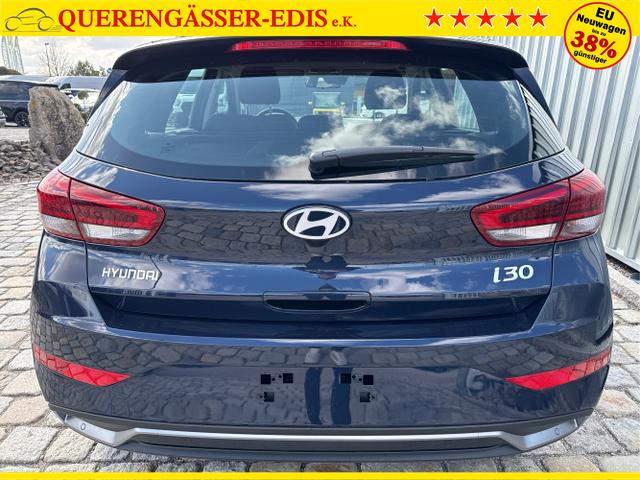 Hyundai / i30 / Blau / / / 
