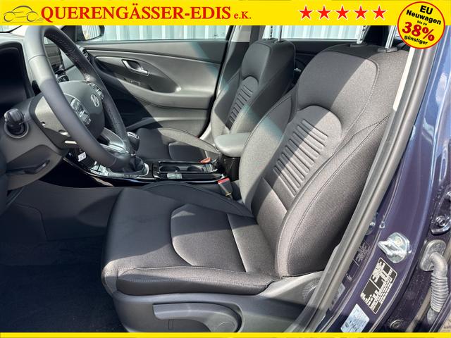 Hyundai / i30 / Blau / / / 