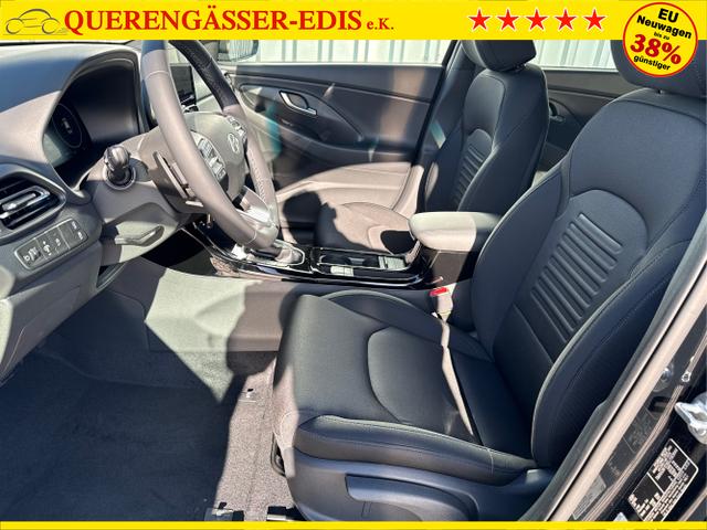 Hyundai / i30 Kombi / Schwarz / / / , Beispielbilder, ggf. teilweise mit Sonderausstattung