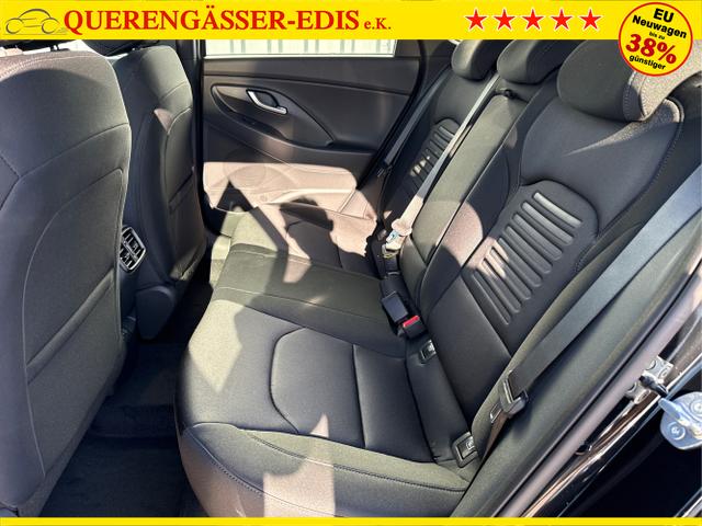 Hyundai / i30 Kombi / Schwarz / / / , Beispielbilder, ggf. teilweise mit Sonderausstattung