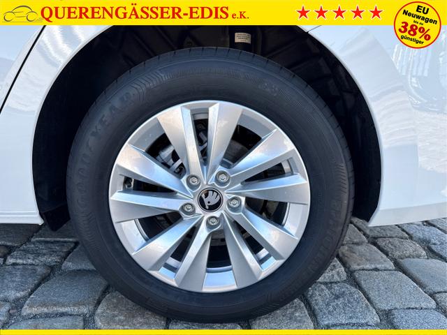 Skoda / Octavia Combi / Wei&szlig; / / / , Beispielbilder, ggf. teilweise mit Sonderausstattung