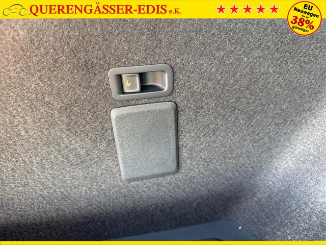 Seat / Leon Sportstourer / Schwarz / / / 