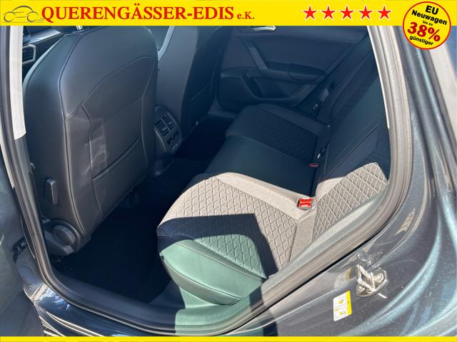 Seat / Leon Sportstourer / Grau / / / 