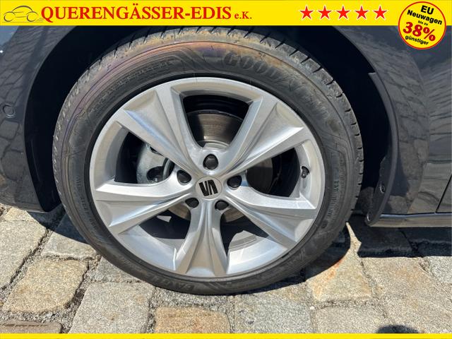 Seat / Leon Sportstourer / Grau / / / 