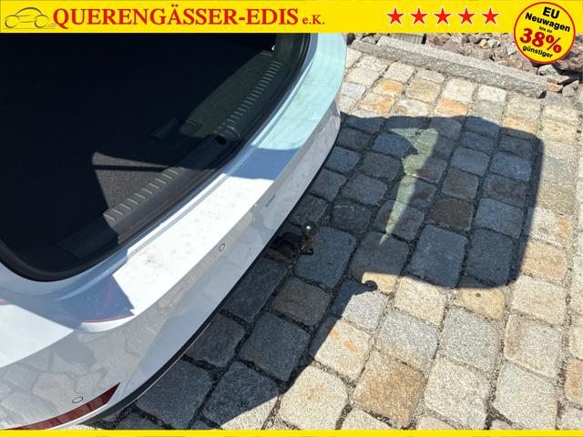Seat / Leon Sportstourer / Wei&szlig; / / / 