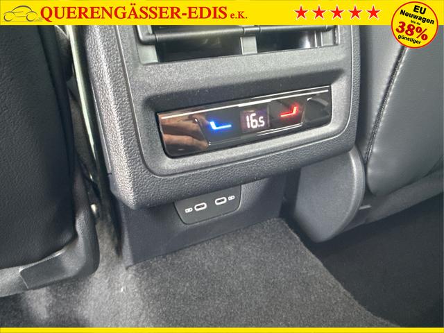 Volkswagen / Golf / Schwarz / / / 