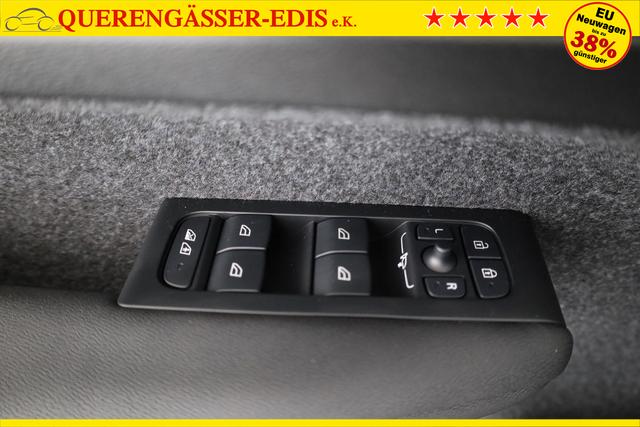 Volvo XC40 Core 2WD B3 Mild-Hybrid Core, Navi, Thors Hammer, Winter, Kamera, el. Klappe 