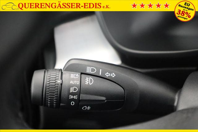 Volvo XC40 Core 2WD B3 Mild-Hybrid Core, Navi, LED, Winter, Kamera, el. Klappe 