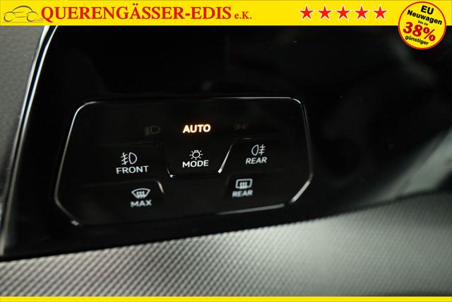 Volkswagen Golf 2.0 TSI 195 kW GTI VIII DSG Black Style, Pano, Navi, Side, Matrix, AreaView, Winter, 19-Zoll 