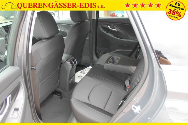 Hyundai i30 Kombi 1.5 T-GDi MHEV DCT "Style" *Navi*Kessy*SHZ+LKH*LED*2 Z Klima* 