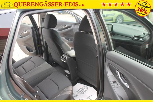 Hyundai i30 Kombi 1.5 T-GDi MHEV DCT "Style" *Navi*Kessy*SHZ+LKH*LED*2 Z Klima* 