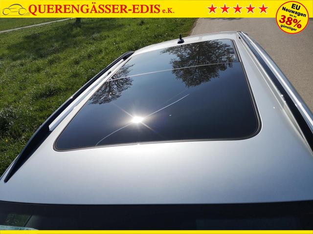 Skoda Karoq Sportline 2.0TDI DSG AHK Matrix Pano Sound Leder 19 Zoll 
