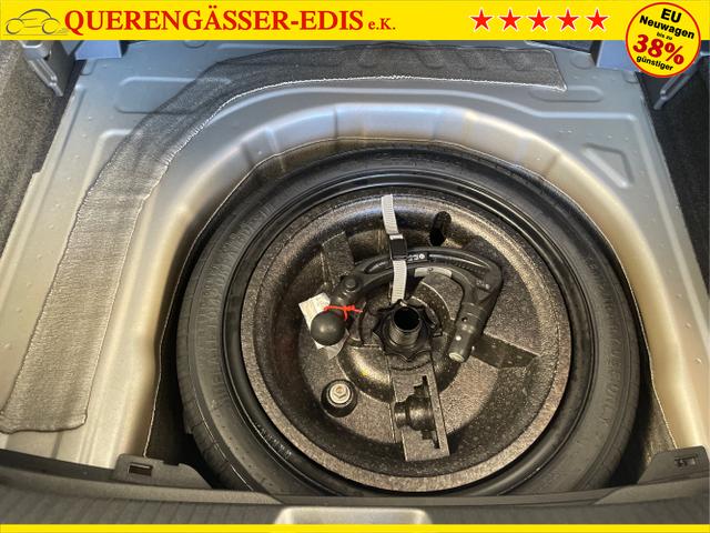 Volkswagen / Taigo / Silber / / / 115PS DSG AHK+Navi+Kamera