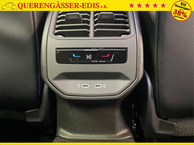 Seat / Leon Sportstourer ST / Weiß / / / 150PS DSG Matrix+AHK+Navi