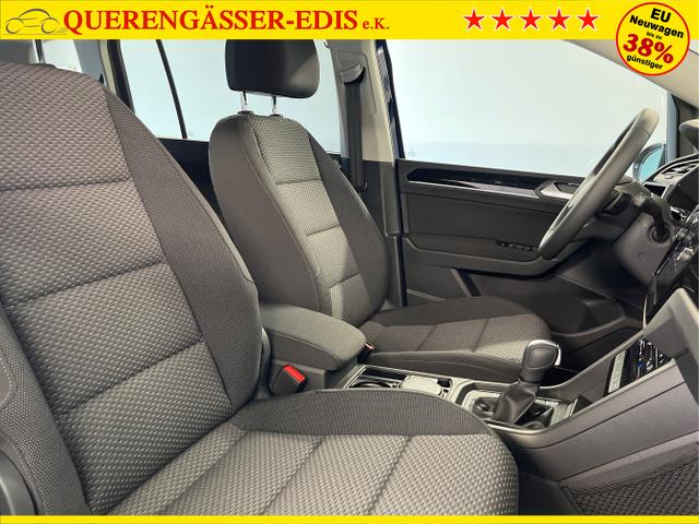 Volkswagen / Touran / Schwarz / / / 150PS DSG 7 Sitze+Travel Assist