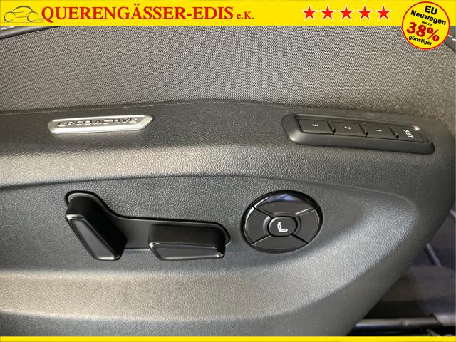 Volkswagen / Tiguan / Schwarz / / / 193PS TDI IQ.Light+IQ.Drive+AHK