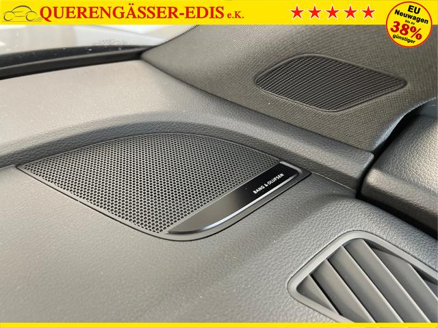 Audi / Q5 / Schwarz / / / 40 TDI Matrix+360°