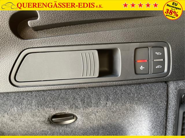 Audi / Q5 / Schwarz / / / 40 TDI Matrix+360°