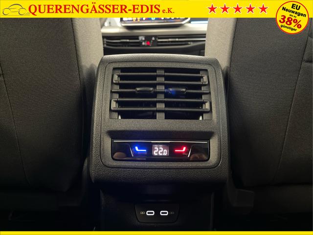 Volkswagen / Golf Variant / Schwarz / / / 150PS DSG AHK+Kessy+Navi