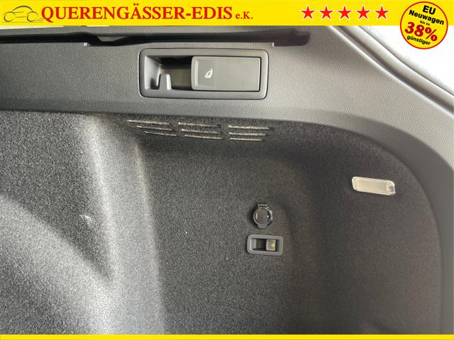 Volkswagen / Golf Variant / Schwarz / / / 150PS DSG AHK+Kessy+Navi