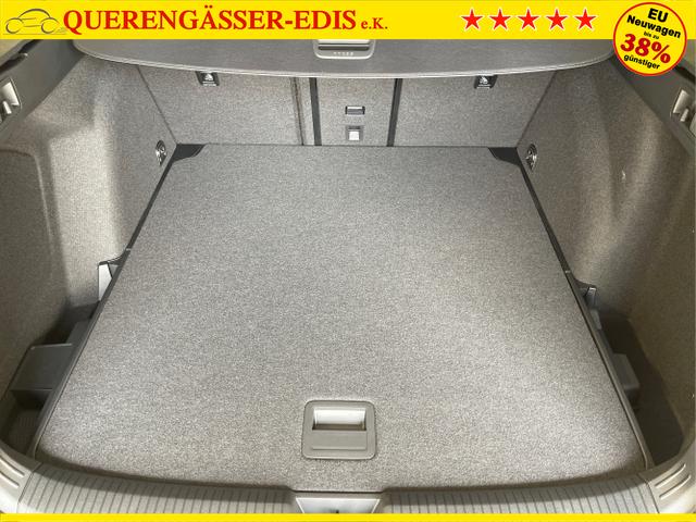Volkswagen / Golf Variant / Rot / / / 150PS DSG AHK+Kessy+Navi