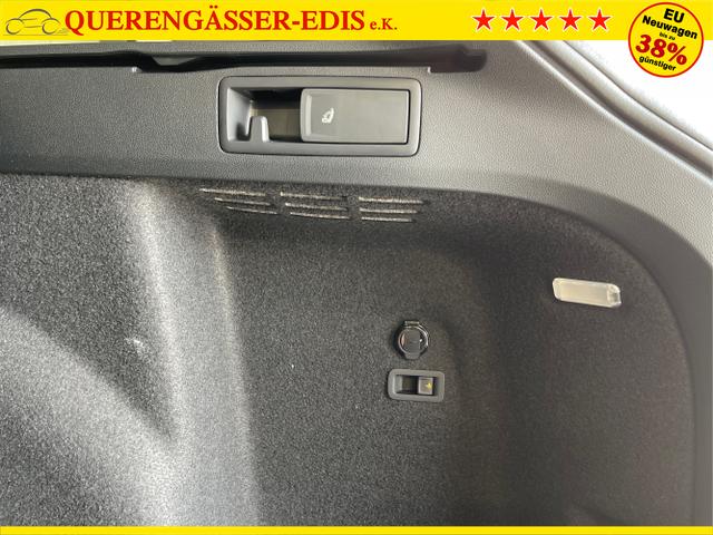 Volkswagen / Golf Variant / Rot / / / 150PS DSG AHK+Kessy+Navi