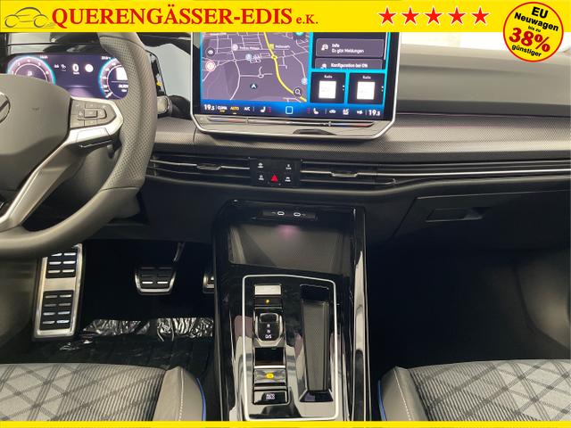 Volkswagen / Golf Variant / Schwarz / / / 150PS DSG+Black Style+AHK