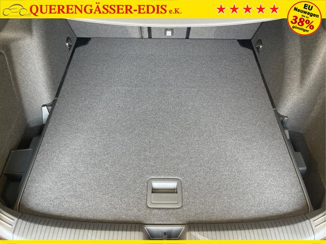 Volkswagen / Golf Variant / Schwarz / / / 150PS DSG+Black Style+AHK