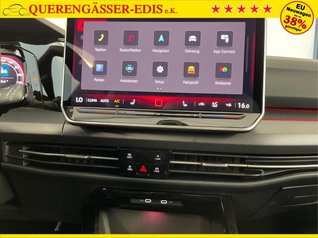 Volkswagen / Golf Variant / Schwarz / / / 150PS DSG+Black Style+AHK