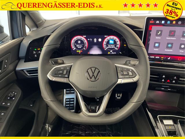 Volkswagen / Golf Variant / Schwarz / / / 150PS DSG+Black Style+AHK