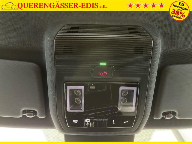 Volkswagen / Golf Variant / Schwarz / / / 150PS DSG+Black Style+AHK