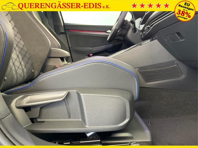 Volkswagen / Golf Variant / Schwarz / / / 150PS DSG+Black Style+AHK