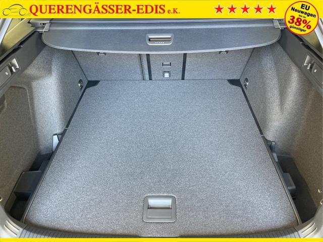 Volkswagen / Golf Variant / Schwarz / / / 150PS DSG+Black Style+AHK