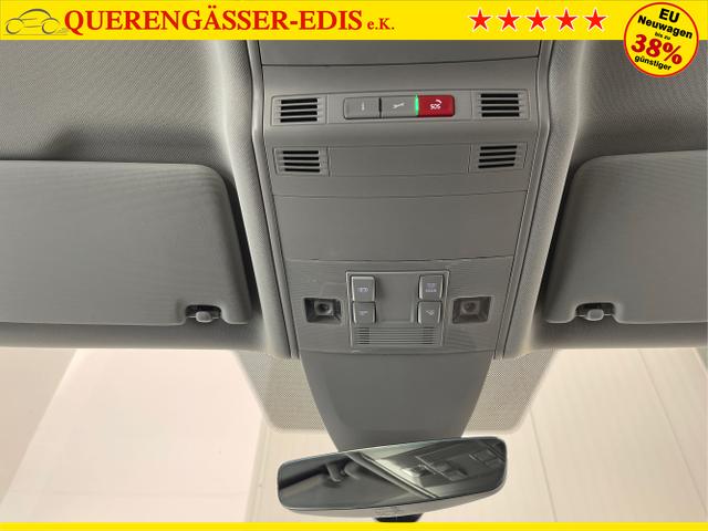 Volkswagen / Touran / Schwarz / / / 7Si+IQ.Light+AHK+Kessy+Cam