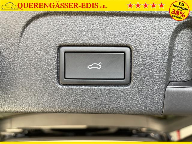 Volkswagen / Touran / Grau / / / 7Si+IQ.Light+TrailerAss+Cam