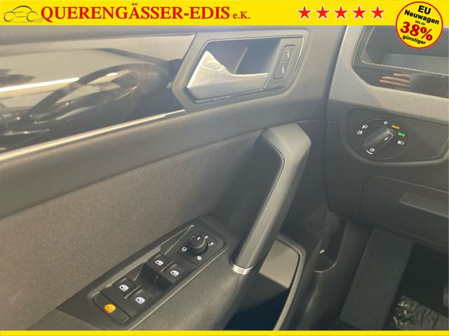 Volkswagen / Touran / Grau / / / 7Si+IQ.Light+TrailerAss+Cam