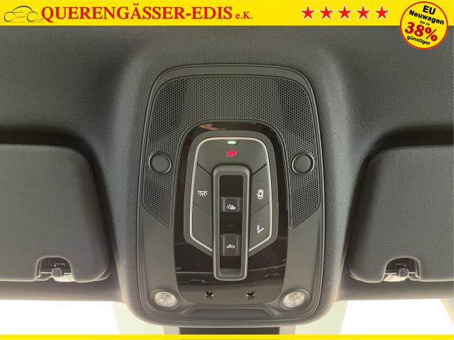 Audi / SQ7 / Schwarz / / / Nachtsicht+Fahrwerkspaket