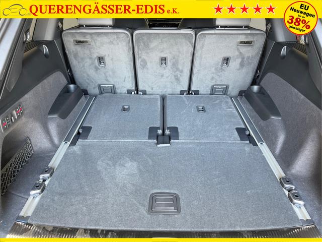 Audi / SQ7 / Schwarz / / / Nachtsicht+Fahrwerkspaket