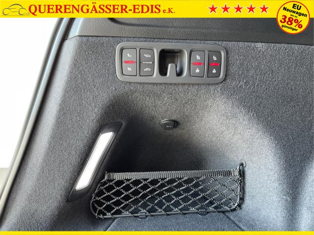 Audi / SQ7 / Schwarz / / / Nachtsicht+Fahrwerkspaket
