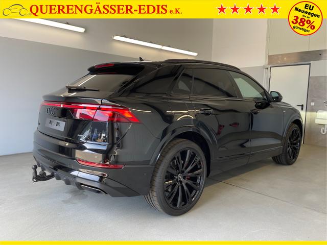 Audi / Q8 / Schwarz / / / S line STHZ+Pano+AHK+HUD