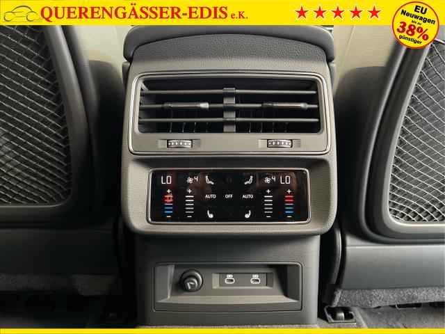 Audi / Q8 / Schwarz / / / S line STHZ+Pano+AHK+HUD