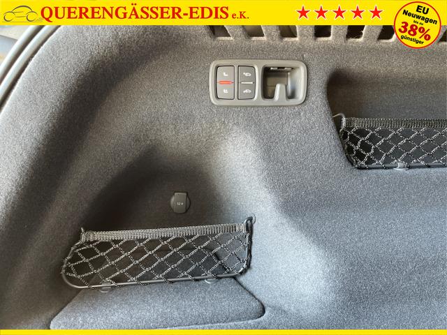 Audi / Q8 / Schwarz / / / S line STHZ+Pano+AHK+HUD