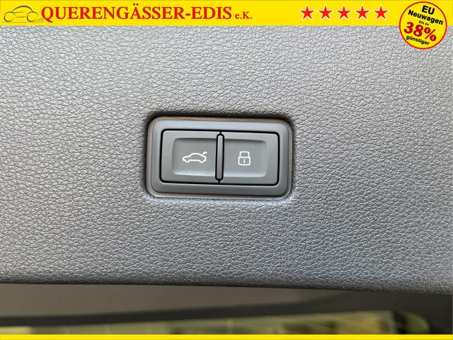 Audi / Q8 / Schwarz / / / S line STHZ+Pano+AHK+HUD