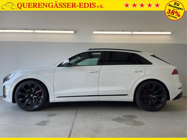 Audi / Q8 / Weiß / / / S line STHZ+Pano+AHK+HUD