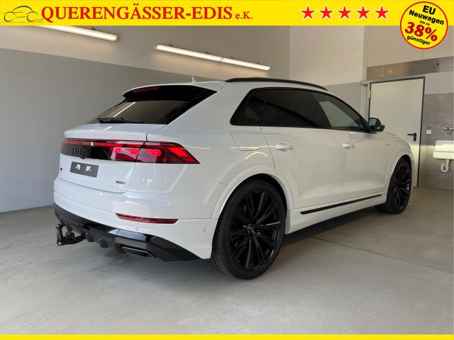 Audi / Q8 / Weiß / / / S line STHZ+Pano+AHK+HUD