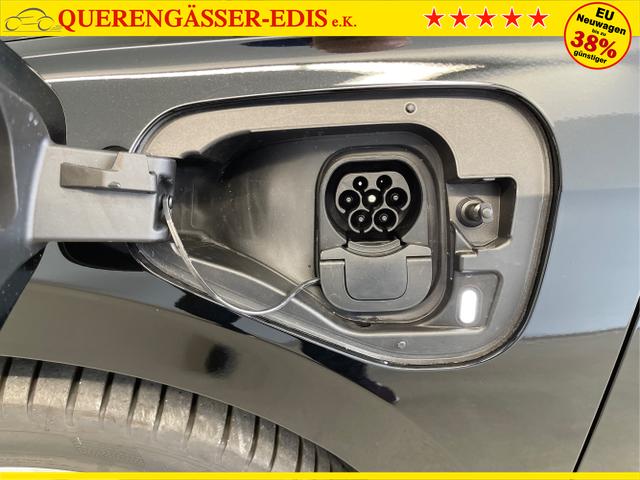 Volkswagen / Golf / Schwarz / / / eHybrid IQ.Light+Navi+Travel Assist